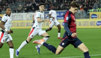 Liverpool gjen në Serie A mbrojtësin që i mungon, zbulimi i këtij sezoni. Oferta e parë 45 milionë euro