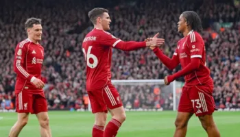 Liverpool nuk mund të gabojë më, dy gola të shpejtë ndaj Fulham për pjesën e parë (video)