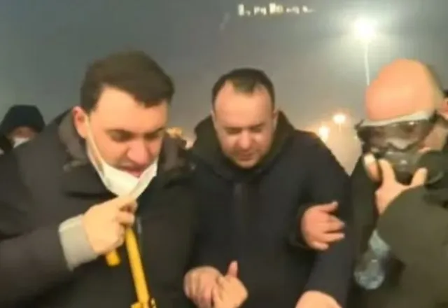 “Ma këpute shpirtin o bukurosh!”, Zegjine Caushi tallet me Klevis Balliun