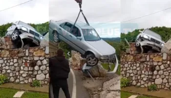 Makina përfundon në oborrin e banesës në Klos