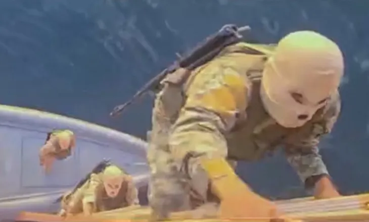 Malazezët bien në duart e Iranit, ushtarët me maska dhe armë marrin peng anijet në Hormuz