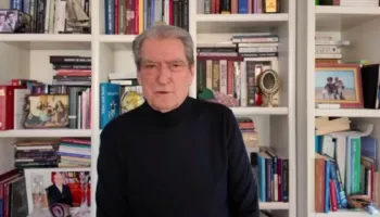 “Mashtron për rrogat dhe pensionet”, Berisha i përgjigjet Ramës: Pensionistët marrin sa 2 kg domate në muaj