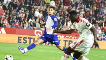 Me mendjen te Barcelona dhe një pjesë të yjeve në stol, Atletico i jep tre pikë të arta Sevilla-s (video)