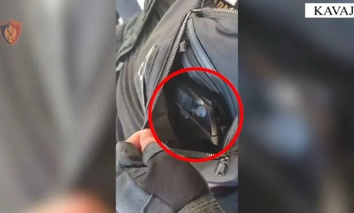 Me pistoletë në çantë, arrestohet 32-vjeçari në Kavajë