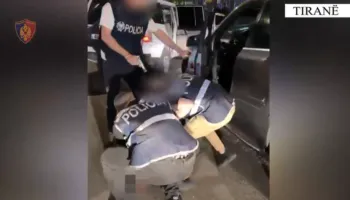 Me pistoletë në makinë, bie në prangat e policisë 39-vjeçari te Rruga e Dibrës