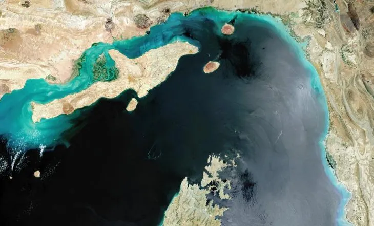 Mediat: Bisedimet për Hormuzin janë në ngërç, Irani kërkon kontrollin e plotë të Ngushticës