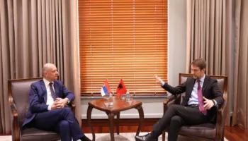 Ministri Hoxha takon ambasadorin serb: Të respektohen të drejtat e shqiptarëve në Preshevë