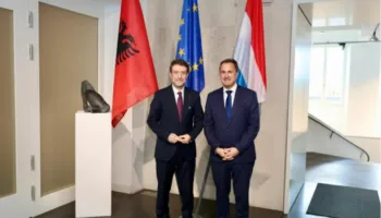 Ministri Hoxha takon homologun nga Luksemburgu, merr mbështetje për anëtarësimin e Shqipërisë në BE