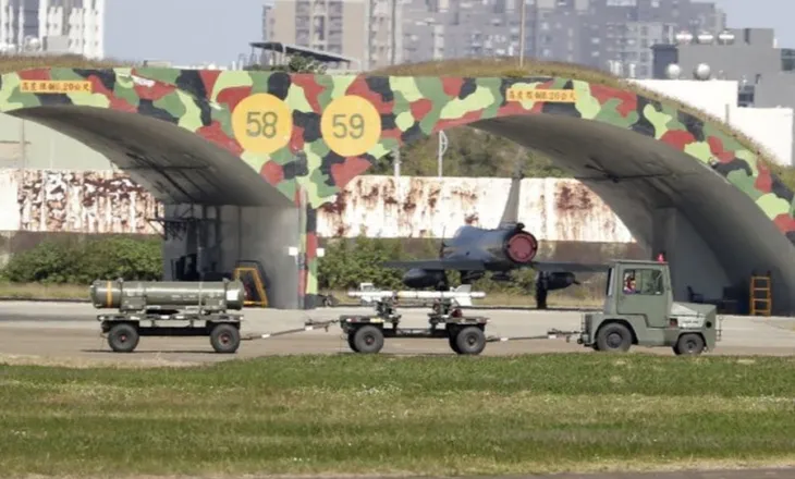 Ministria e Jashtme e Kinës: Aktivitetet tona ushtarake rreth Tajvanit janë të justifikuara, çdo tension është faj i qeverisë në Taipei