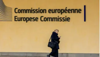 “Mos komunikoni më në Signal”, KE u kërkon zyrtarëve të saj të shmangin bisedat në aplikacion: Është hakeruar