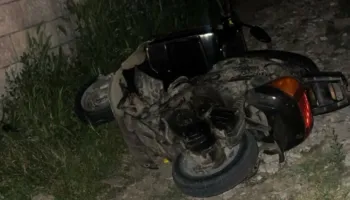 Motori përplaset me murin rrethues, plagoset pasagjerja shtatzënë