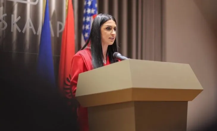 “Mund të më përjashtosh nga gara, por kurrë nga demokratët”, Alesia Balliu sfidon Berishën gjatë një takimi në Elbasan