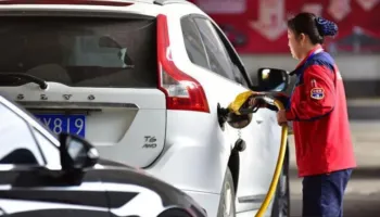 Nafta arrin rekord të ri, kriza SHBA-Iran rrezikon rritje çmimesh globale