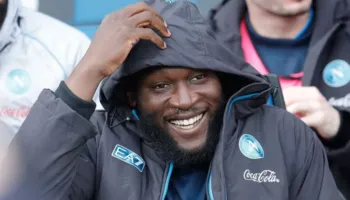 Napoli e Lukaku takohen; klima shtensionohet, por sulmuesi kthehet në Belgjikë