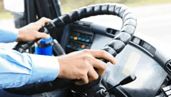 Ndryshime në Kodin Rrugor, 70 orë trajnim për shoferët e rinj profesionistë, ndryshon testi teorik dhe praktik