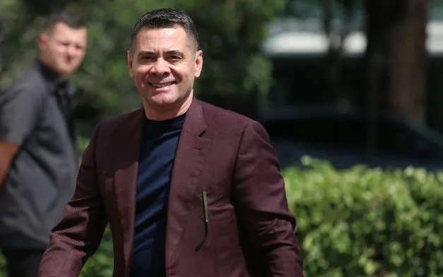 Në arrati, Ahmetaj kërkon transmetim LIVE të seancave ndaj tij