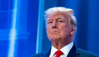 New York Times nxjerr prapaskenat: Trump po ndiqte një ndeshje UFC në Miami kur negociatat me Iranin dështuan