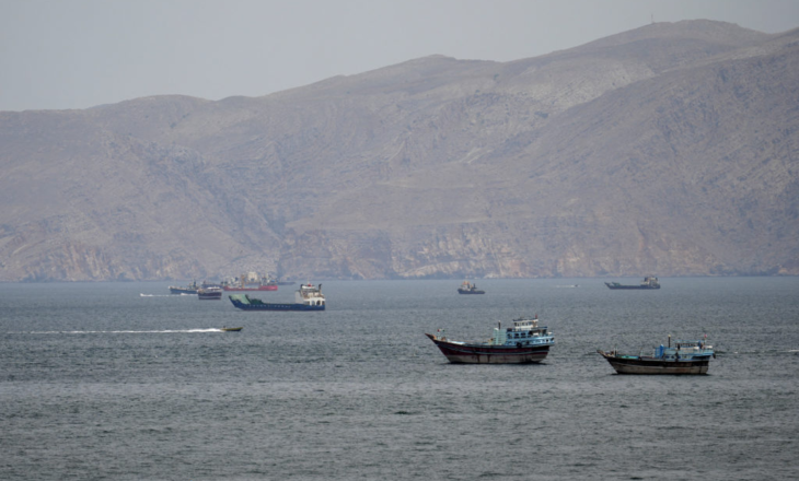 Nga Dubai në Oman, si kaloi jahti rus në Ngushticën e Hormuzit?