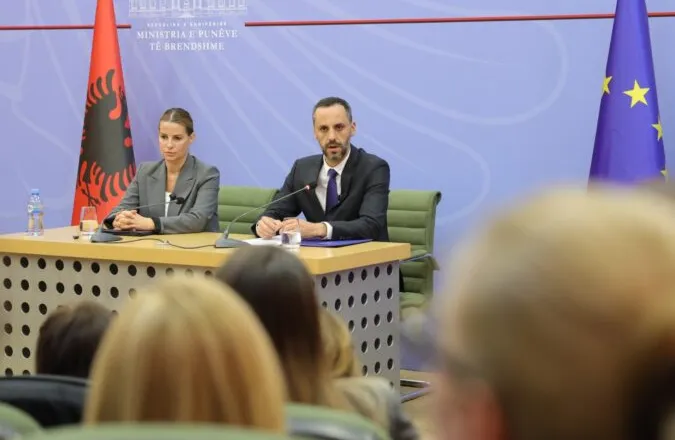 Nga konfiskimi te solidariteti/ Lamallari: 150 mijë euro pasuri të krimit kalojnë te 21 OJF për projekte sociale