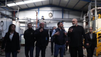 “Nga mbetje elektronike tek përpunimi i unazave dhe varëseve të arit”, Rama inspekton kompleksin industrial në Durrës