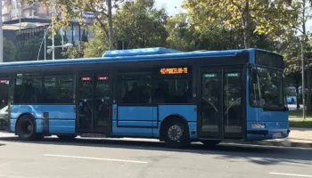 Nga sot 40% më pak autobusë në Tiranë, shkak çmimi i naftës