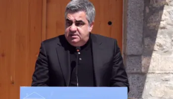 Nga trashëgimi në motor ekonomik, ministri Gonxhja prezanton skemën e transformimit të 523 kullave në Veri të vendit në asete të turizmit malor