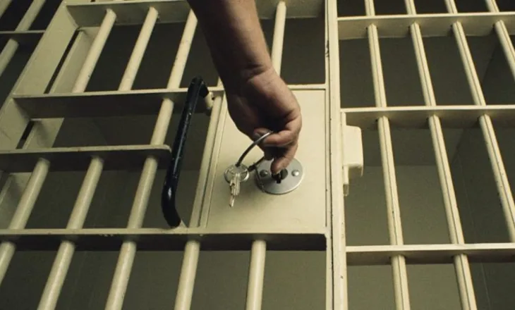 “Ngec” miratimi i amnistisë për 447 të burgosur, pritet përgjigjja nga Komisioni Europian