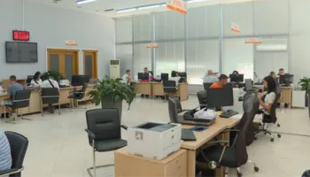 NIVELI I PAGAVE – Shteti vazhdon të paguajë më mirë se privati, DAP: 20 aplikime për një vend pune…