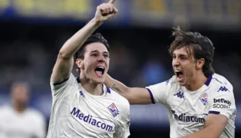 Një juventin shpëton Fiorentinën dhe i jep tre pikë të arta në garën për mbijetesë (video)