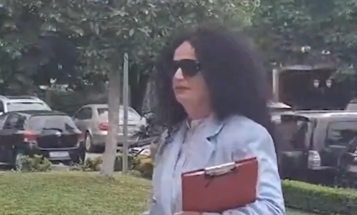 Një mjeke përballë doktorit? Mereme Sela dorëzon kandidaturën për kryetare të PD