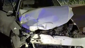 Nuk iu bind urdhrit për të ndaluar, 15-vjeçari përplas makinën e policisë në Vlorë, plagoset një efektive