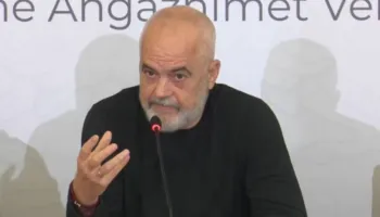 Pallati i djegur pranë QSUT, reagon Rama: Do të rindërtohet 100% nga vetë ndërtuesi