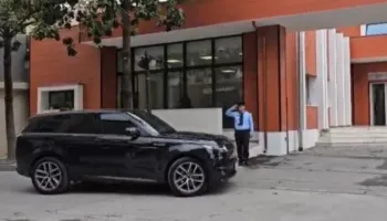 Pas porosive që i dha bluve në Korçë, drejtori i Përgjithshëm i Policisë “zbarkon” në Elbasan