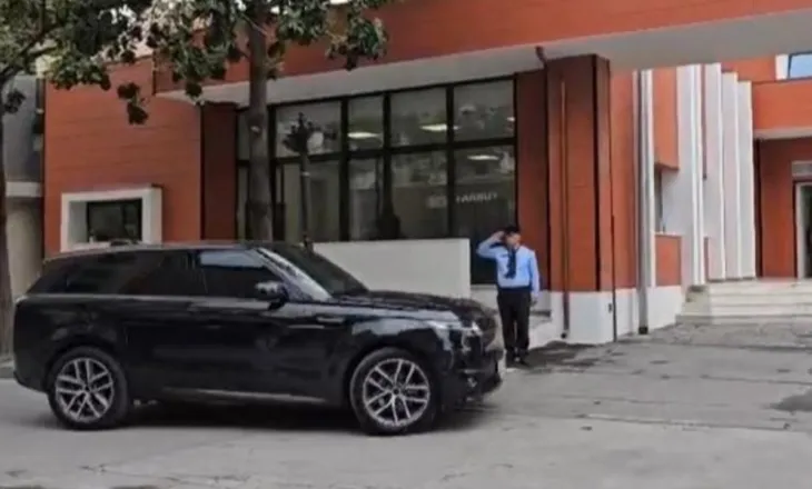 Pas porosive që i dha bluve në Korçë, drejtori i Përgjithshëm i Policisë “zbarkon” në Elbasan