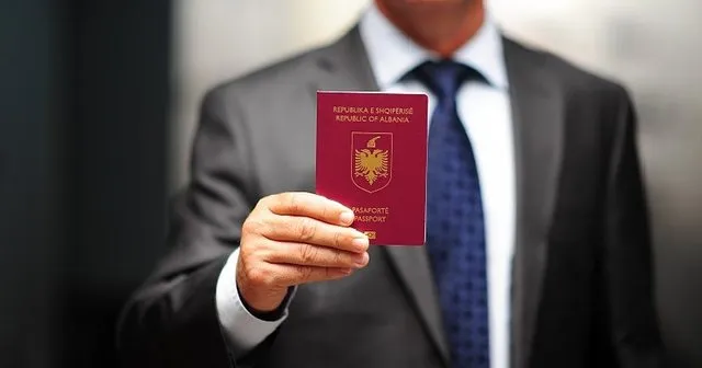 “Pasaporta shqiptare me procedurë të lehtësuar”, PS propozon lehtësim të kushteve për dhënien e nënshtetësisë