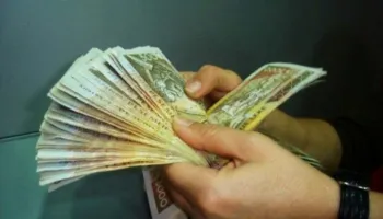 Për herë të parë numri i punonjësve me paga të larta kalon ata me pagë minimale