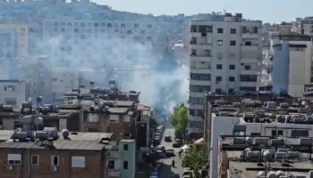Përfshihet nga flakët tregu i fruta-perimeve në Durrës, të moshuarit i merret fryma nga tymi! Banorët në panik