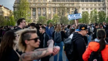 Përfundojnë votimet parlamentare në Hungari, sondazhi: Opozita 55%, partia e Orbanit vetëm 38%