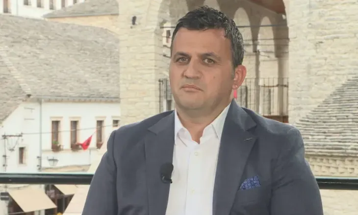 Përhapi informacione se kryebashkiaku i Gjirokastrës dhe punonjësit ishin me HIV/AIDS, procedohet penalisht 33-vjeçari