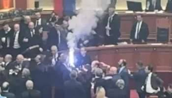 Përjashtimet nga seancat plenare, deputetët e PD padi në Gjykatën Administrative, kërkojnë shfuqizimin e vendimit të Etikës