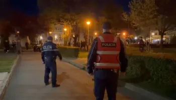 Plagosje e dyfishtë me thikë në qendër të Shkodrës, njëri prej tyre i mitur