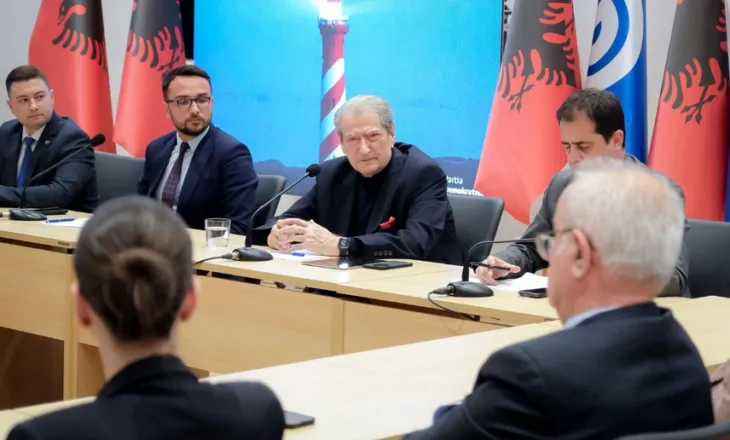 “Porti i Durrësit po gllabërohet nga korrupsioni”, Berisha:Në marrëveshjen e firmosur nga Trump parashikohej port i thellë rajonal