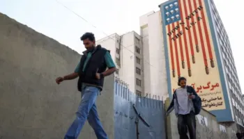 “Poshtë SHBA-ja”/ Qytetarët në mbështetje të regjimit iranian