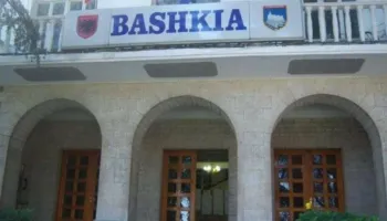 Pretendimet se kryebashkiaku është me HIV/AIDS, reagon bashkia e Gjirokastrës: Akte dezinormimi, të nisin hetimet