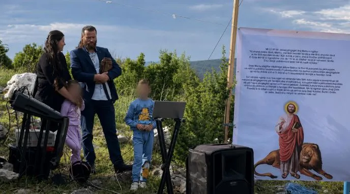 Prindër të katër fëmijëve, këta janë çifti i bashkëshortëve që u vranë me breshëri plumbash në Lezhë