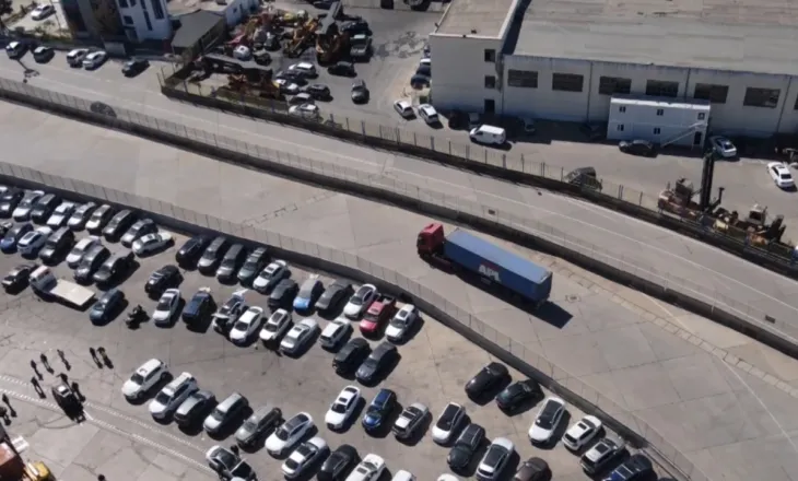 Pritet bllokimi në Portin e Durrësit dhe pikat kufitare, shkak çmimi i naftës! Kamionistët paralajmërojnë protesta