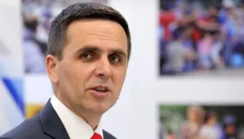 Protesta e studentëve/ Kreu i komunës së Tetovës jep premtimin, Kasami: Provimi i Jurisprudencës do mbahet edhe në gjuhën shqipe