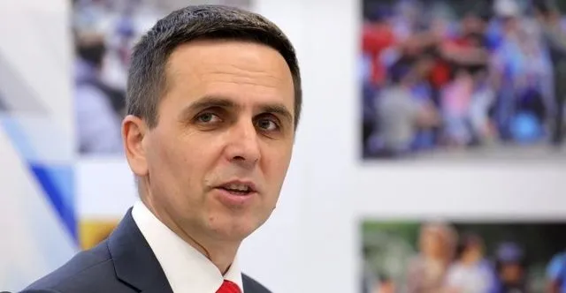 Protesta e studentëve/ Kreu i komunës së Tetovës jep premtimin, Kasami: Provimi i Jurisprudencës do mbahet edhe në gjuhën shqipe