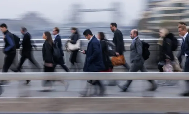 Punën po e merr ‘AI’ në Londër / Panik dhe shpresë, Inteligjenca Artificiale kërcënon miliona vende pune