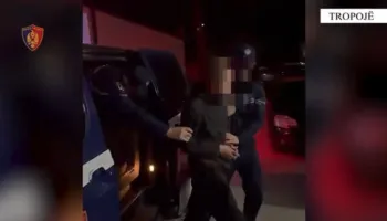 Qarkullonte me armë zjarri në qytet, arrestohet 23-vjeçari në Bajram Curri